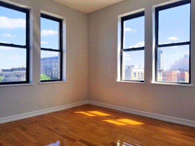 Building Photo - 101 Audubon Ave