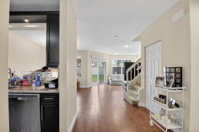 Foto del edificio - 20951 Via Alamanda