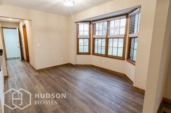 Foto del edificio - NOW AVAILABLE! - 11901 Converse Rd, Plain ...