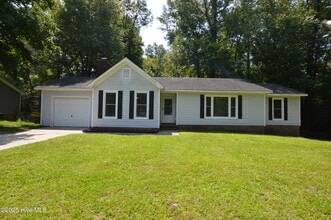Building Photo - 307 Stillwood Dr
