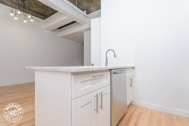 Building Photo - 81 Clifton Pl