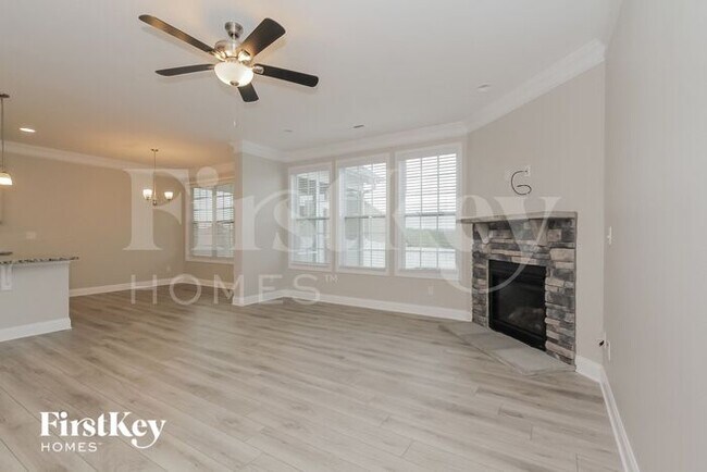 Building Photo - 107 E Americana Dr