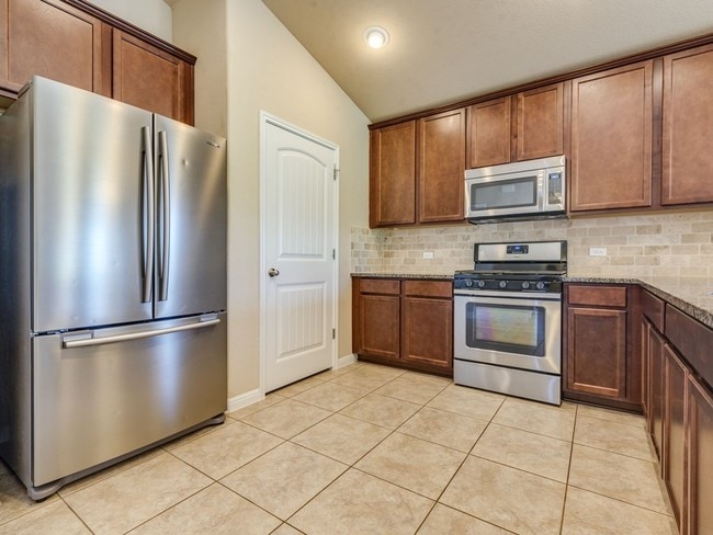 Building Photo - 426 Wincliff Dr