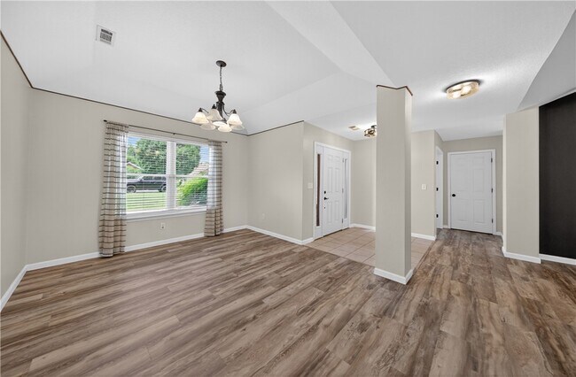 Building Photo - 903 Tyra Ln
