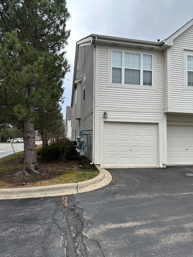 Building Photo - 690 Mill Cir