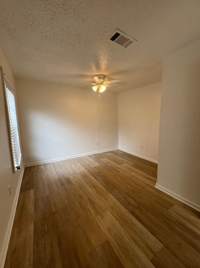 Foto del edificio - 2023 Delaware St