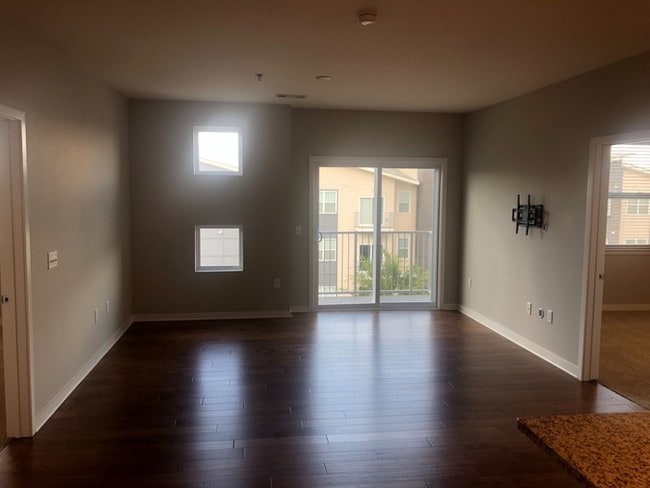Building Photo - East Nashville - 2 Bedroom 2 Bath Condo