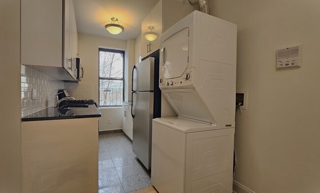 Building Photo - 282 Cabrini Blvd