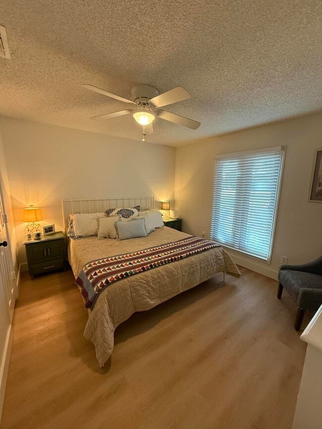 Foto del edificio - 9713 Nashville Ave