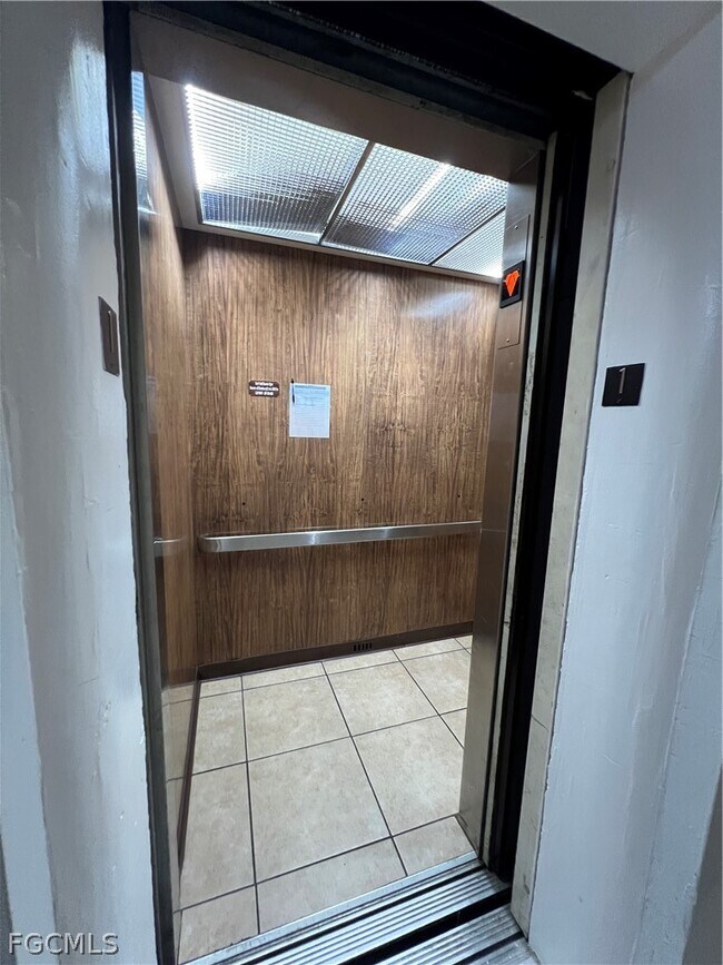 Foto del edificio - 4803 Sunset Ct