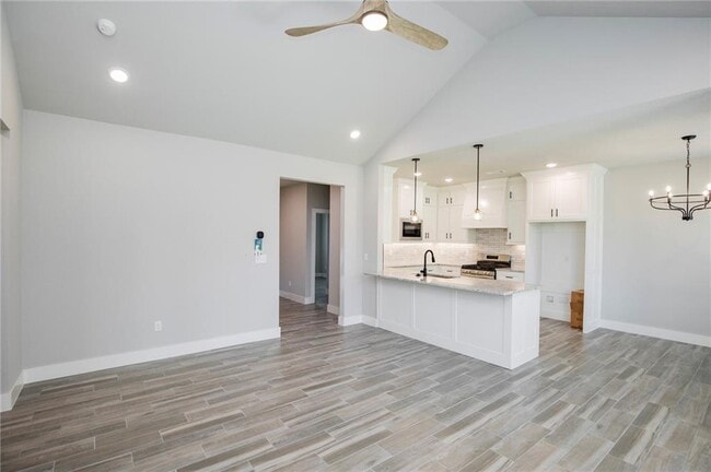 Foto del edificio - 100 White Oak St