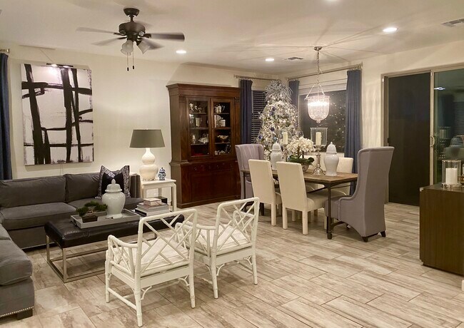 Dining room - 5744 W Raymond St