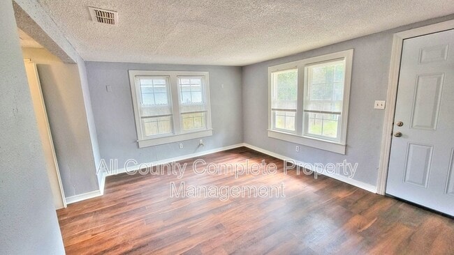 Foto del edificio - 3553 Owen Ave