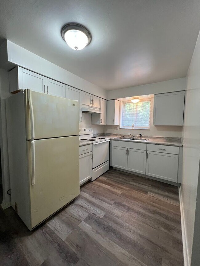 Foto del edificio - 1714 Hickorydale Dr