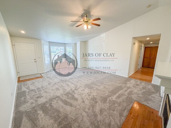 Building Photo - Beautiful Well Cared for West Salem Home