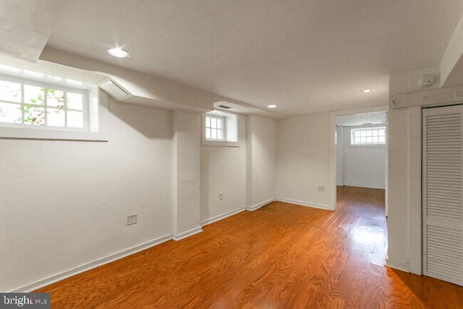 Foto del edificio - 3512 Lancaster Ave