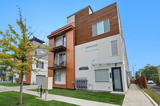 Charming City Living Near Downtown Denver ... - Charming City Living Near Downtown Denver ... House