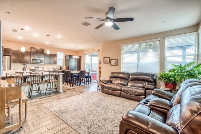 Foto del edificio - 3678 Parkstone Wy