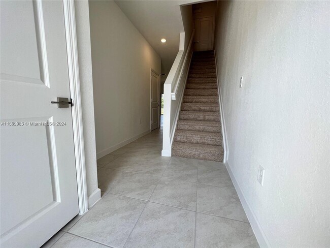 Foto del edificio - 630 SW 12th St