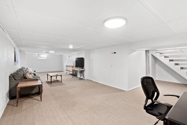 Foto del edificio - 814 Holiday Ave