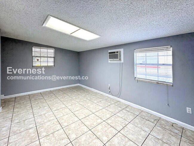Foto del edificio - 2470 Ave E SW