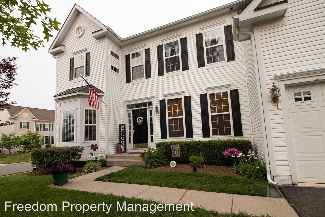 Primary Photo - 4 br, 2.5 bath House - 17573 Tedler Circle