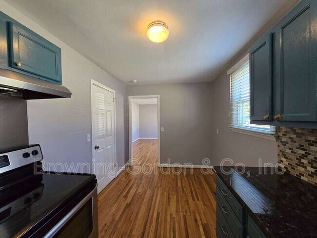 Foto del edificio - 1322 Ardee Ave