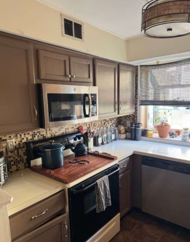 Foto del edificio - 36 Stevens Ct