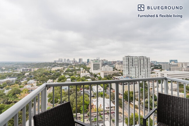 Foto del edificio - 615 W 7th St