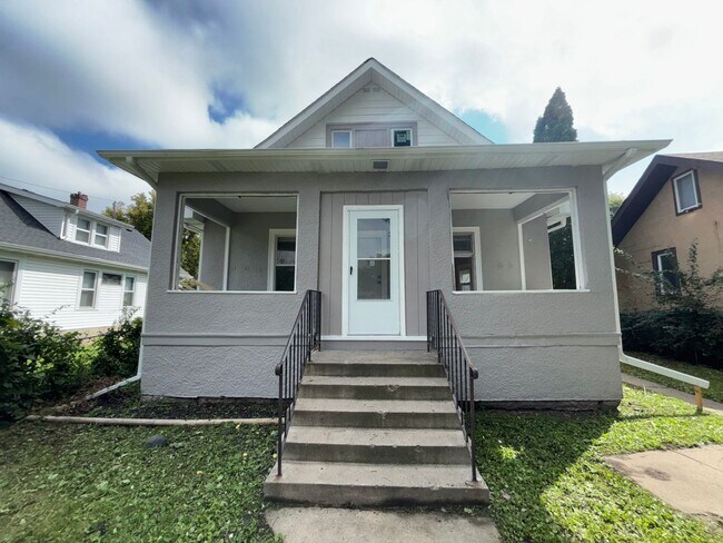 Foto del edificio - Beautiful 4 Bedroom, 2 Bath House for rent!!