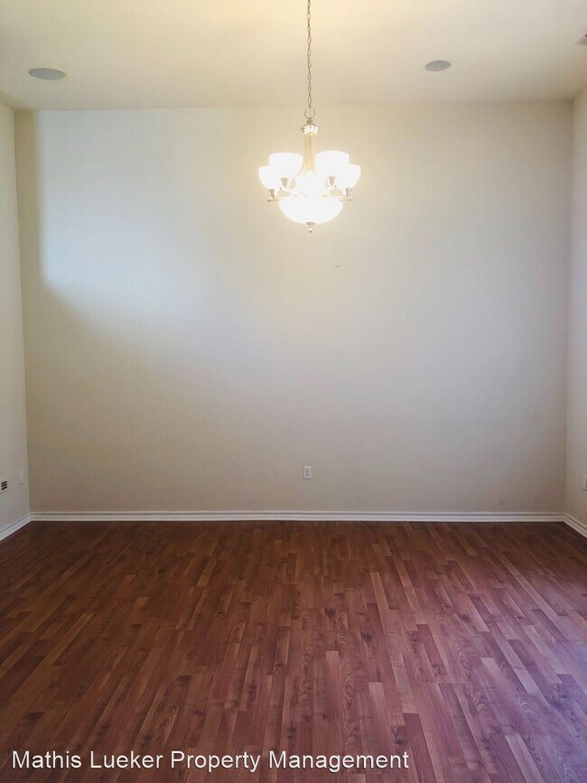 Foto del edificio - 4 br, 2.5 bath House - 7 Fuller Cir