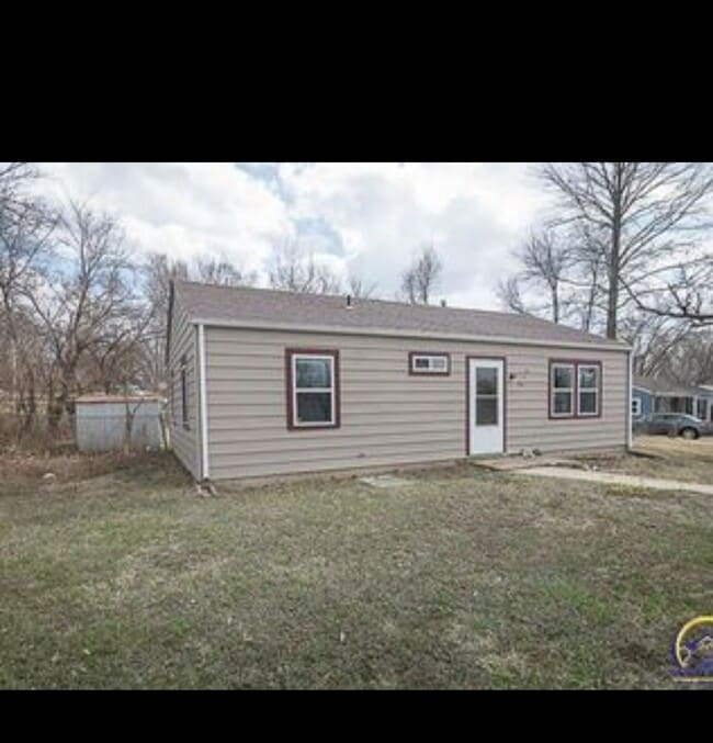 Building Photo - 501 SE 35th Terrace
