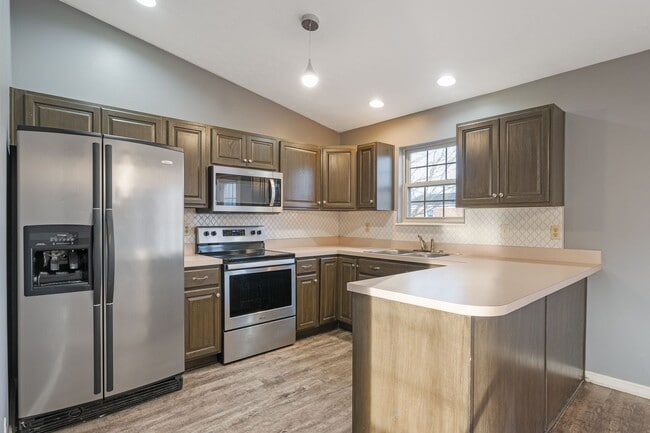 Building Photo - 3 Bedroom 1 1/2 Bath Home for Rent in Charlestown Indiana