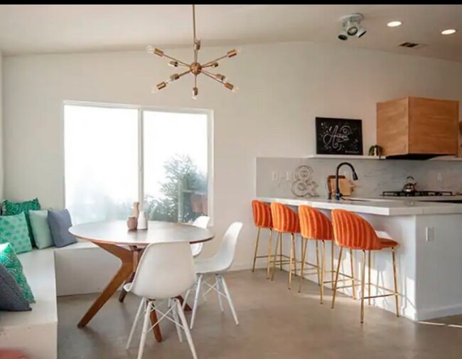 Foto del edificio - 78885 Wakefield Cir