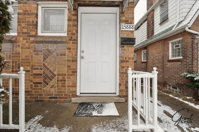 Building Photo - 15886 Woodingham Dr