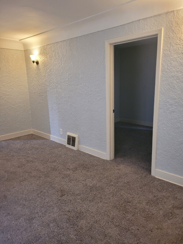 Foto del edificio - 929 Coventry Ave