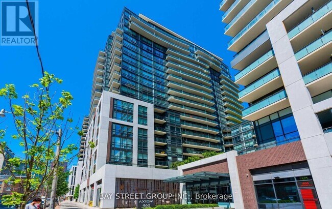 Photo du bâtiment - 460 Adelaide St E