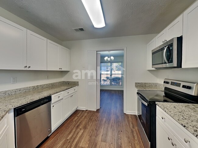 Foto del edificio - 795 Old Johnson Rd