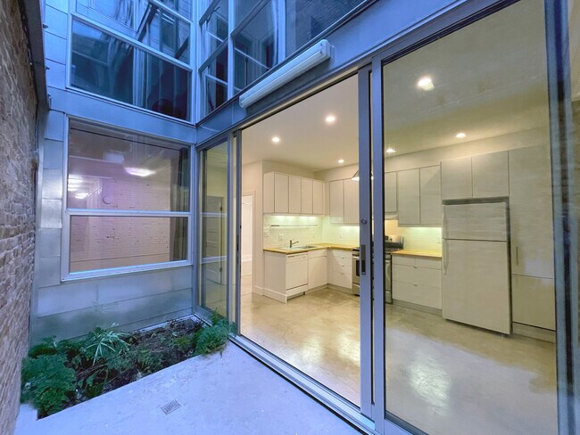 Foto del edificio - 715 Commercial St