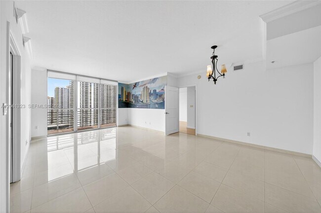 Foto del edificio - 325 S Biscayne Blvd