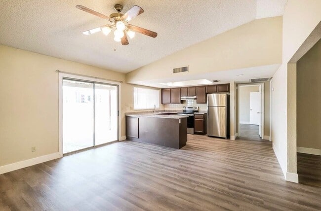 Building Photo - 9503 W Las Palmaritas Dr