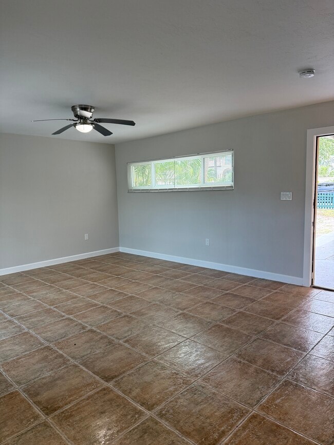 Building Photo - 7006 Midnight Pass Rd