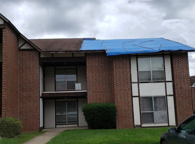 Building Photo - 372 Huenefeld Rd