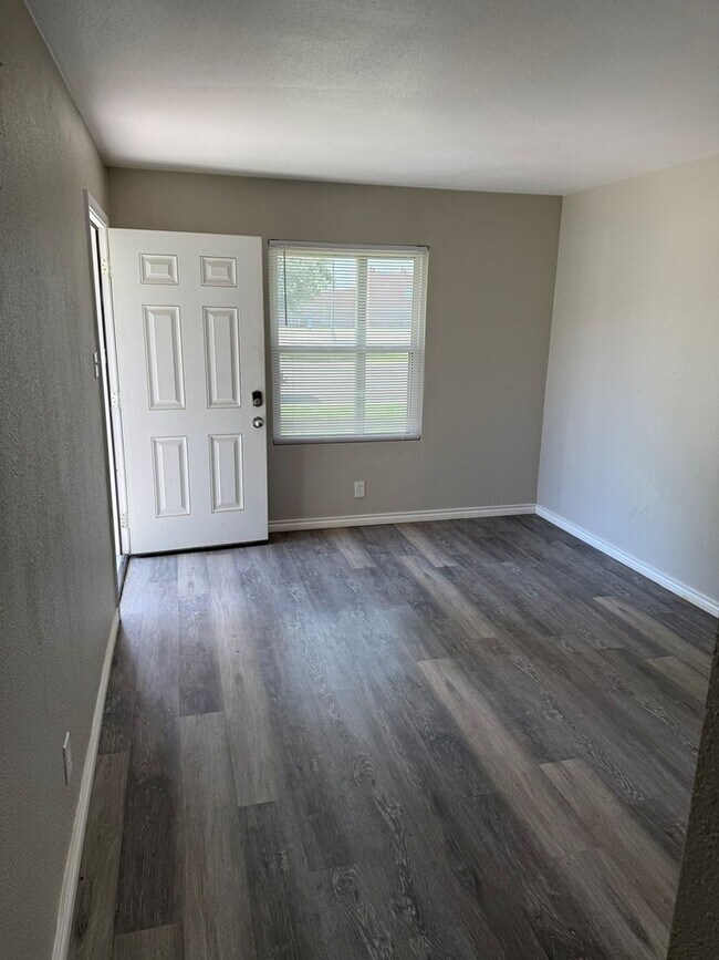 Foto del edificio - 319 E 29th St