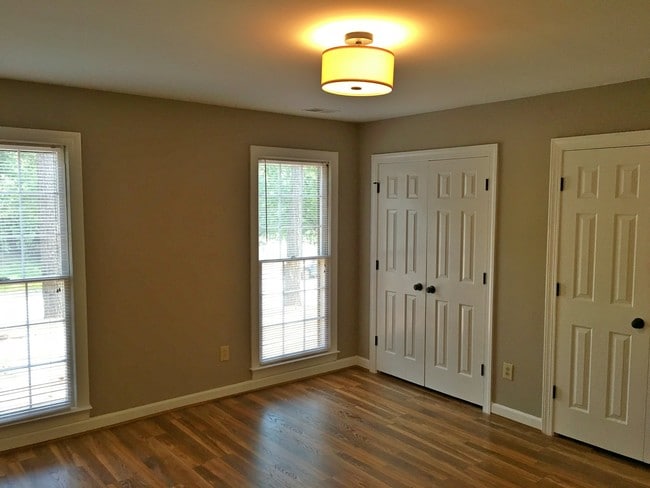 Master - 2452 Lynbridge Dr