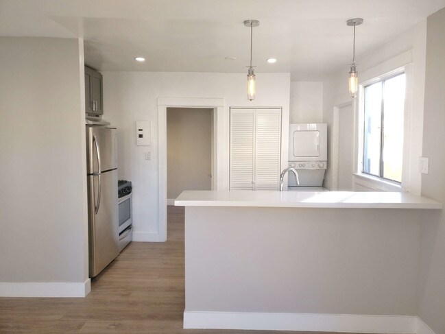 Building Photo - 4730 St Charles Pl