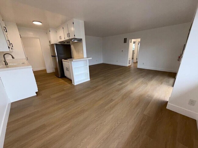 Foto del edificio - 1330 N Gardner St