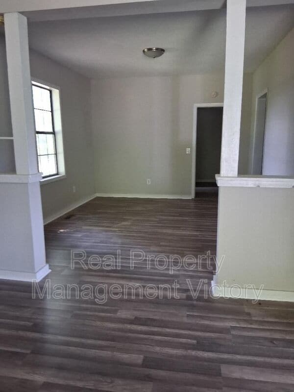 Building Photo - 1116 Potter Ave