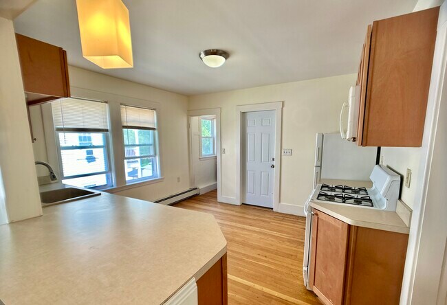 Building Photo - 245 Belgrade Ave