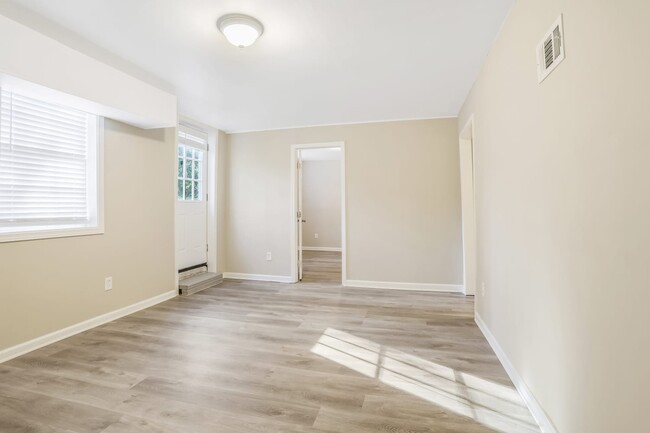 Building Photo - 2416 Dodson Dr